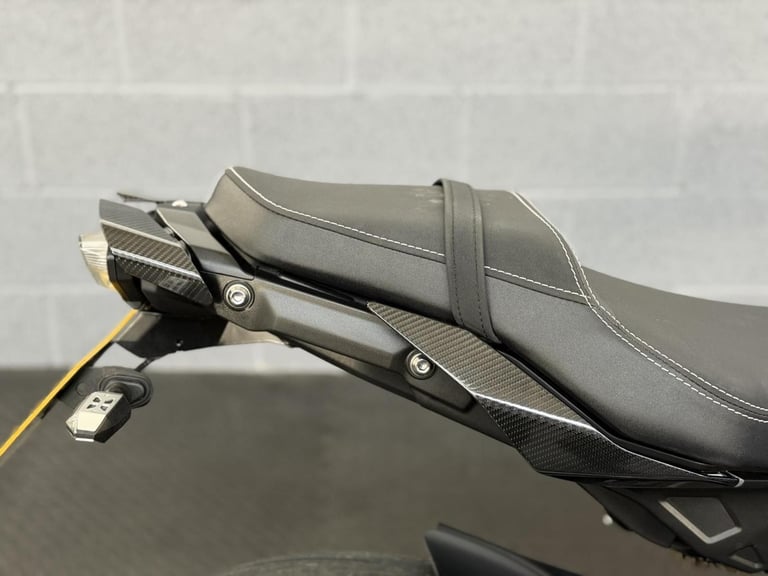 2018 Yamaha MT-10 1000 Hyper-naked Petrol Manual Euro 4 (160 ps)