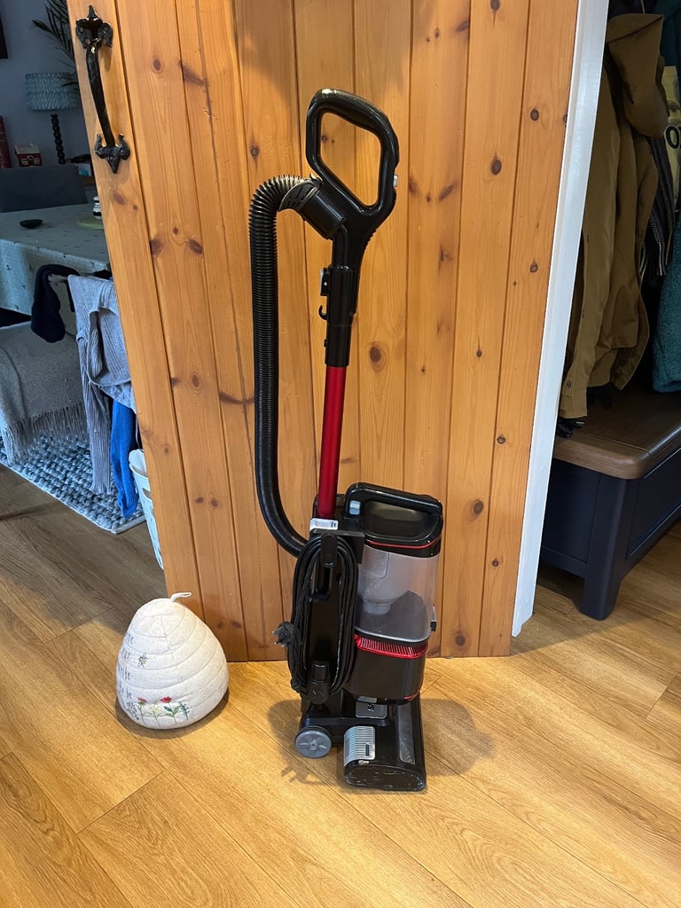 SHARKE NV602UKT LIGHTWEIGHT VACUUM CLEANER 