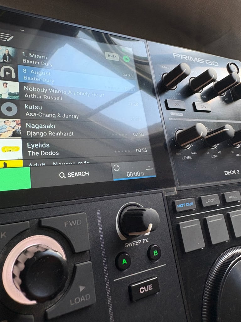 Denon Denon Prime Go 2-Deck Rechargeable Smart DJ Console w/ 7" Touchscreen