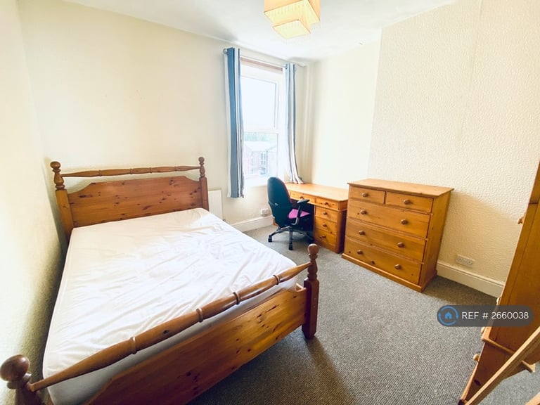 5 bedroom house in Leicester Street, Leamington Spa, CV32 (5 bed) (#2660038)