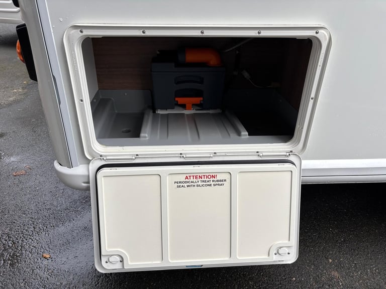 2019 Bailey Phoenix Vogue 642 SE Fixed Beds, End Washroom, 12 Months Warranty