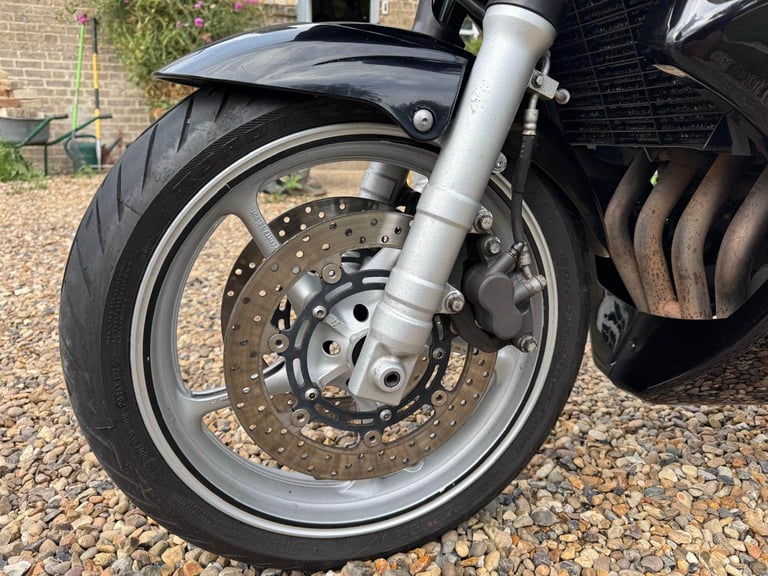 YAMAHA FZ6 