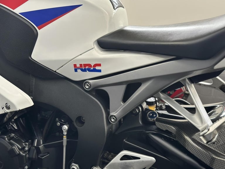 2013 Honda CBR1000RR Fireblade 1000 Super Sports Petrol Manual (178 ps)