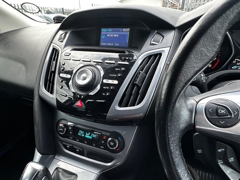2013 Ford Focus 1.6 125 Titanium 5dr Powershift HATCHBACK PETROL Automatic