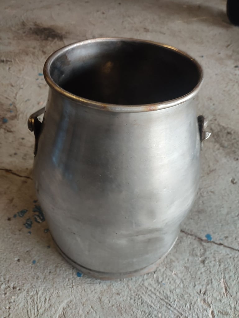 Milk churn planter 