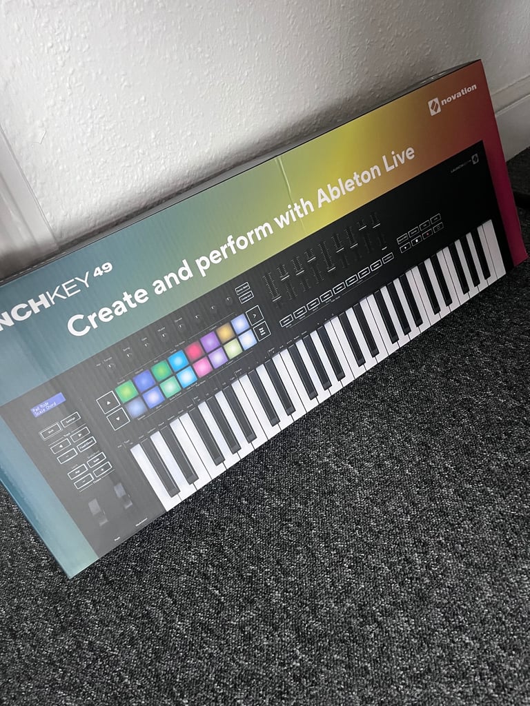 Novation Launchkey 49 [MK3] MIDI Keyboard Controller