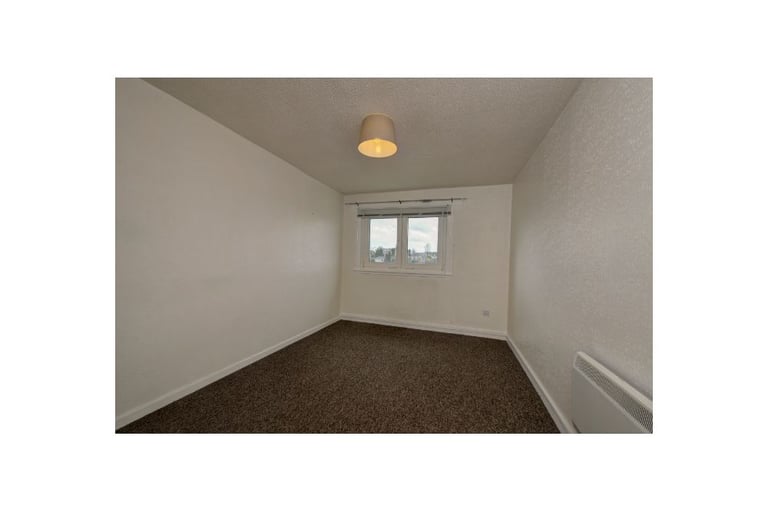 * Available to Rent - DUMBARTON - 2-BED FLAT - UNFURNISHED *