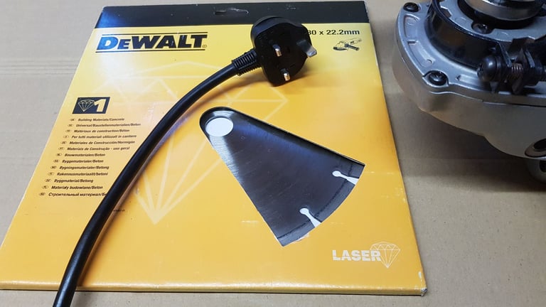 DeWalt 9 inch Angle Grinder 