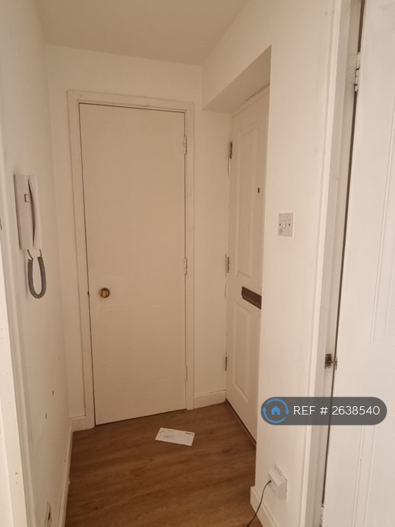 1 bedroom flat in Braziers Quay, Bishop's Stortford, CM23 (1 bed) (#2638540)