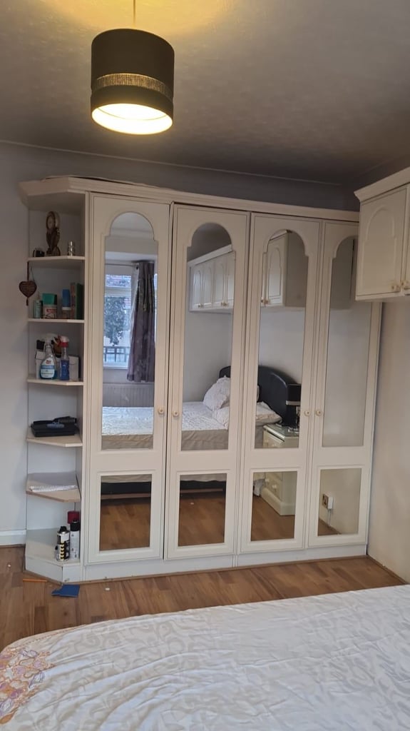 Spacious big double room to rent in Mornington Road, Monthly £850, Only working prof. Female