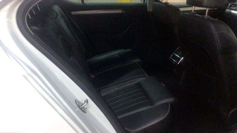 2022 Skoda Superb 2.0 TDI SE Technology Hatchback 5dr Diesel DSG Euro 6 (s/s) (150 ps) 1 FORM Hat...