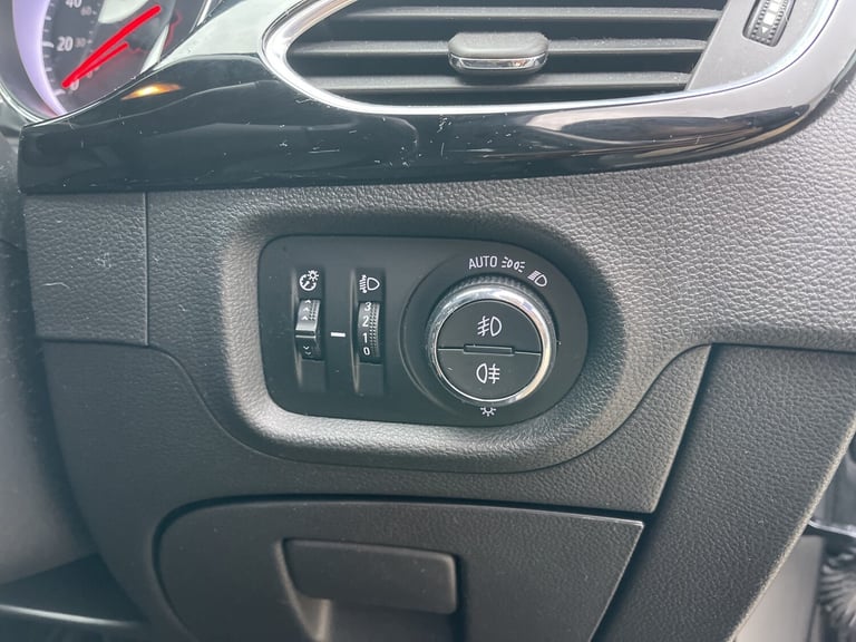 VAUXHALL ASTRA 1.4 i SRi 2017