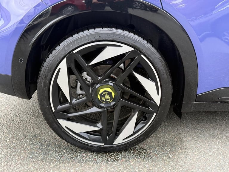 2025 Abarth 600e 54kWh Scorpionissima SUV 5dr Electric Auto (280 ps) Hatchback Electric Automatic