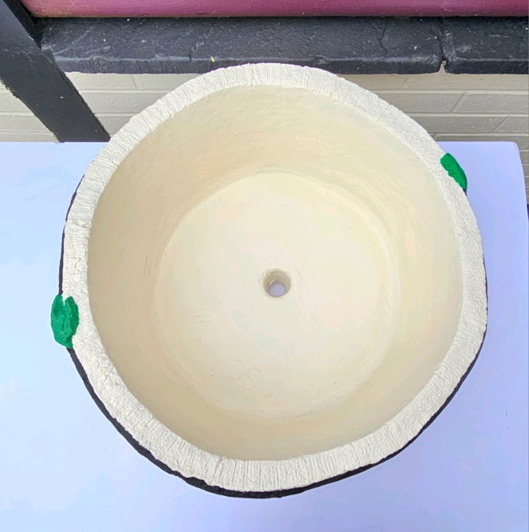 Large Plant Pot Heavy Duty Circular shape.