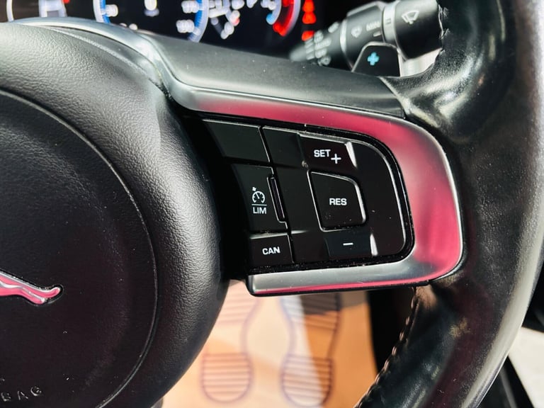 2018 Jaguar XF 2.0d Portfolio Auto AWD Euro 6 (s/s) 4dr SALOON Diesel Automatic