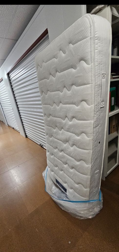 NEW SilentNight 1650 pocket spring single mattress John Lewis, price negotiable