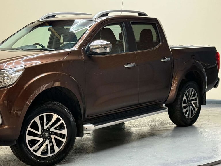 2016 Nissan Navara Double Cab Pick Up Tekna 2.3dCi 190 4WD Auto PICK UP DIESEL Automatic