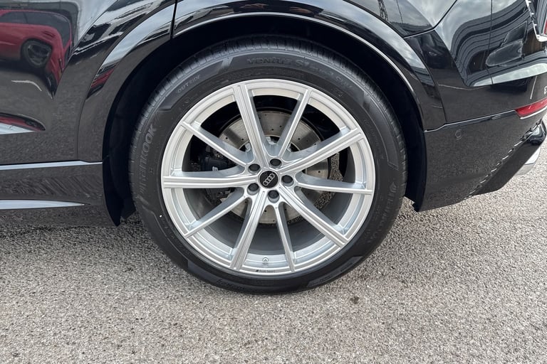 2025 Audi RS Q8 4.0 TFSI V8 Tiptronic quattro Euro 6 (s/s) 5dr SUV Automatic