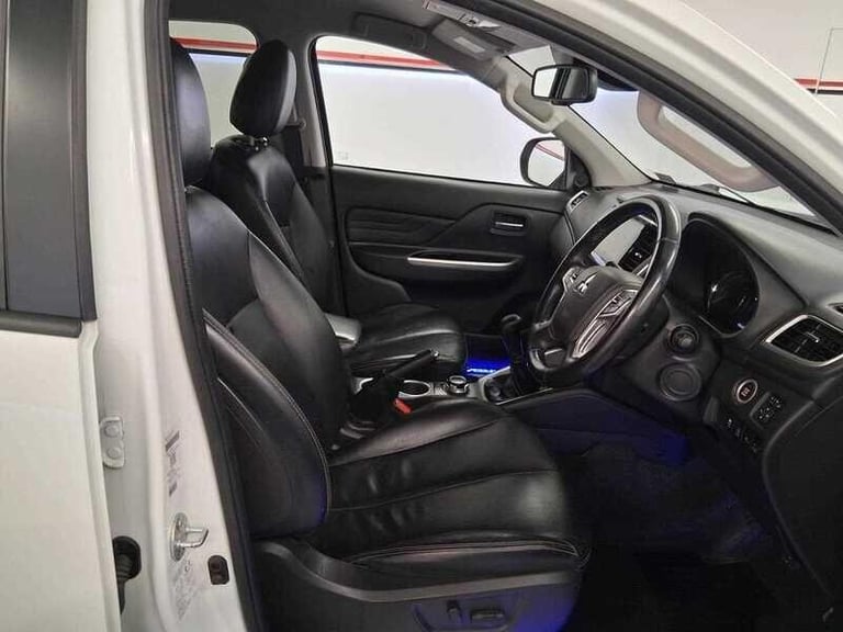 2021 Mitsubishi L200 2.2 DI-D DC Barbarian Pickup Double Cab 4dr Diesel Manual 4WD Euro 6 (s/s) P...