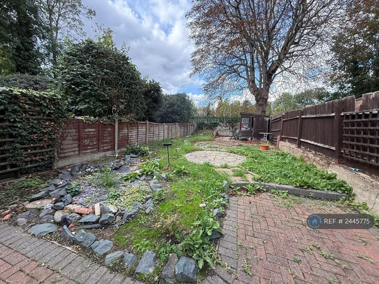 1 bedroom in Roseneath Avenue, London, N21 (#2445775)