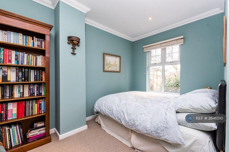 2 bedroom flat in Effra Road, London, SW2 (2 bed) (#2646510)