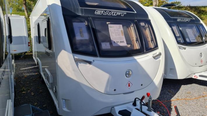 2022 Sprite Quattro FB Used Caravan