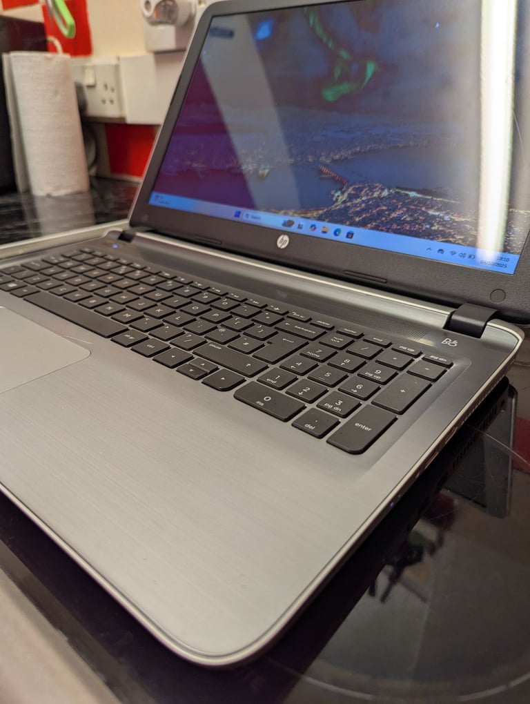 ⭐ Hp pavilion cheap laptop AMD A8-7th 16GB 256GB SSD Radeon R5 Windows 11 ⭐