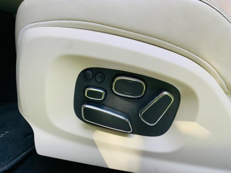 2014 Jaguar XJ 3.0d V6 Portfolio Auto Euro 5 (s/s) 4dr SALOON Diesel Automatic