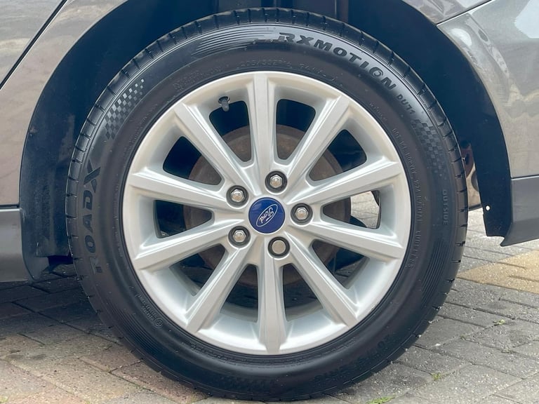 Ford Focus 1.6 Ti-VCT 125 TITANIUM POWERSHIFT AUTO