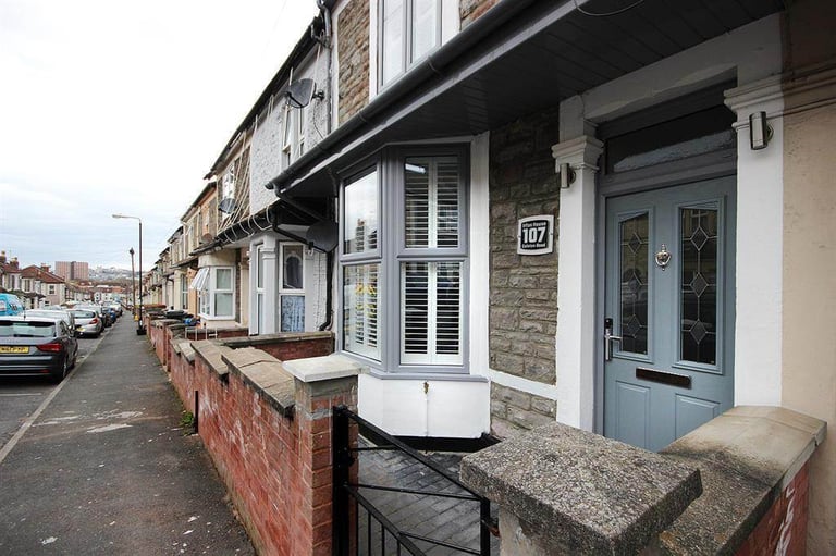 Big Room Available in Easton 