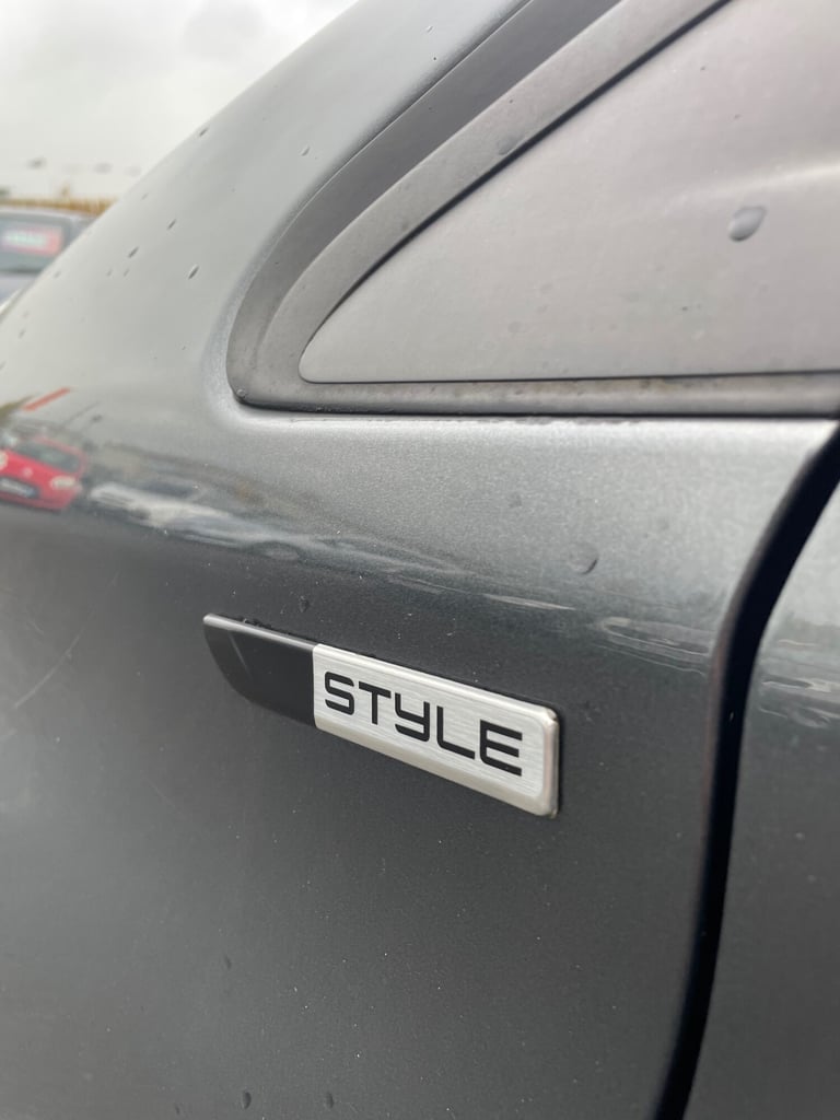 2015 Peugeot 208 1.2 VTi Style 3dr HATCHBACK Petrol Manual