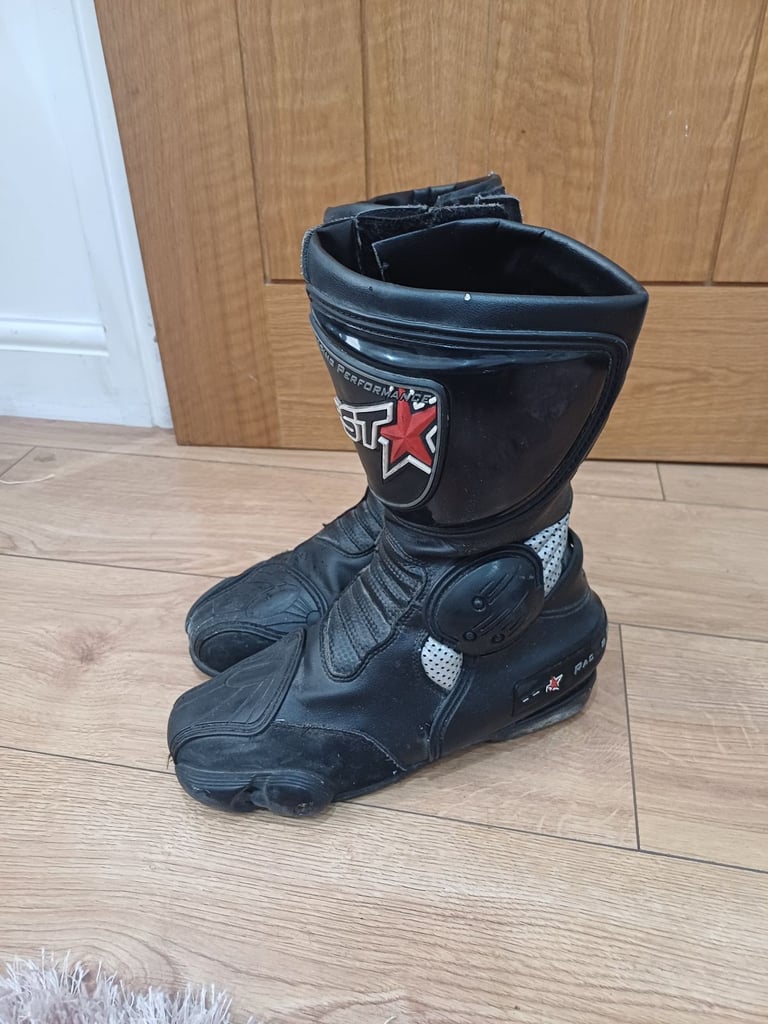Size 41/8 RST boots. 
