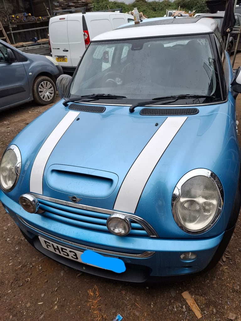 Mini Hatchback 2003 model 1.6L petrol Breaking car ( Wheel Nut For Sale )