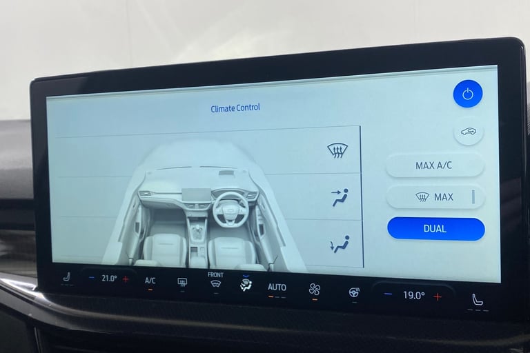 2025 Ford Focus 744494 Hatchback Petrol Manual