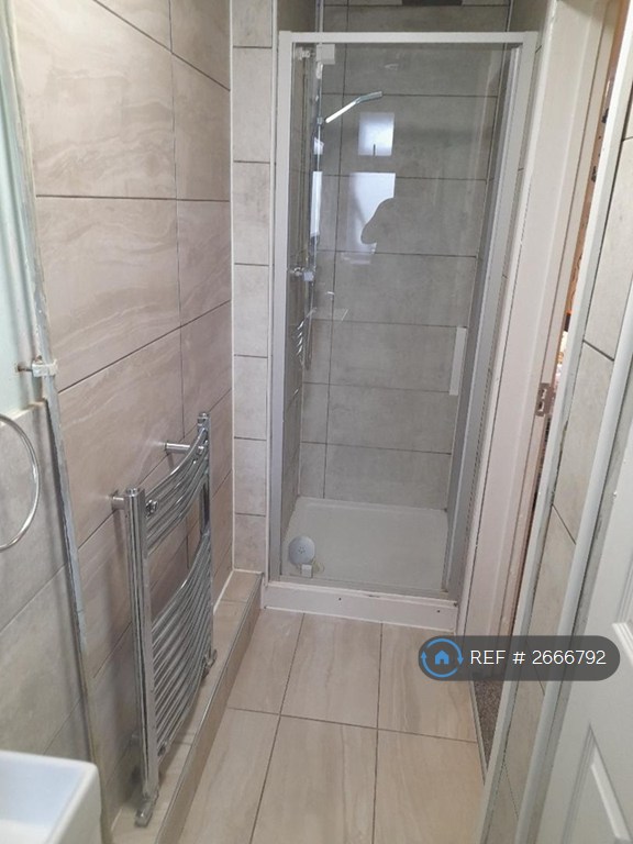 1 bedroom in Clematis Close, Romford, RM3 (#2666792)