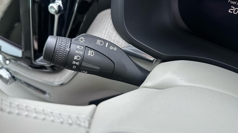 2021 Volvo XC60 2.0 B5P Inscription 5dr AWD Geartronic ESTATE PETROL Automatic