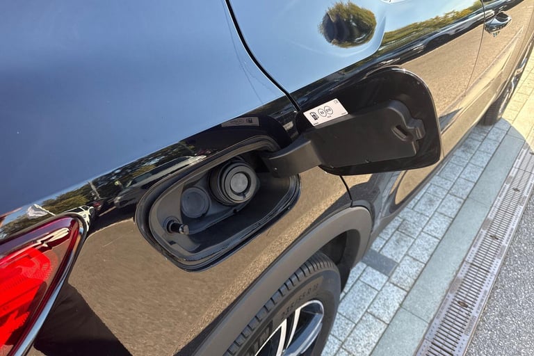 2023 Volvo XC40 2.0 B3 MHEV Plus SUV 5dr Petrol Hybrid DCT Auto Euro 6 (s/s) (163 ps) ESTATE Petr...