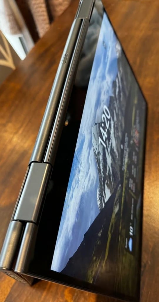 Lenovo laptop *Touch Screen* X1 Yoga 5th Gen, i7 4.9ghz, TBT3, Excel Cond, 16GB Ram, 512gb SSD