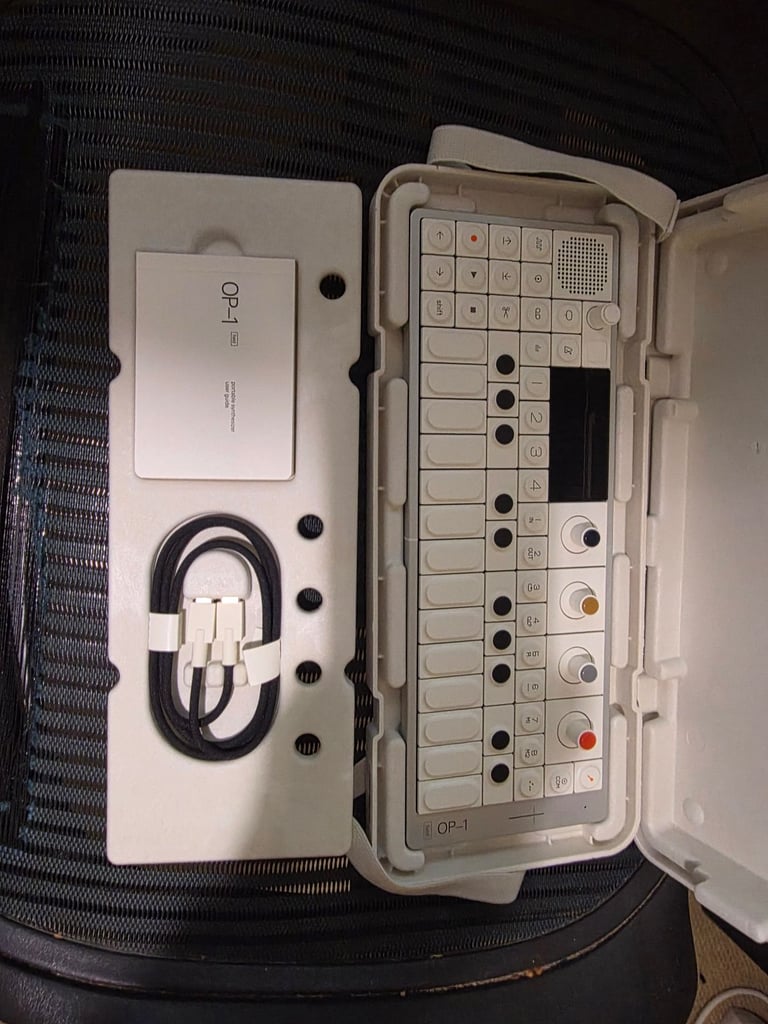 Teenage Engineering OP-1 Field, as new