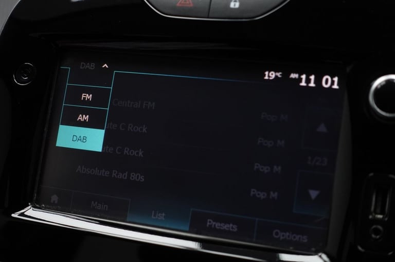 2017 Renault Clio 1.2 16V Dynamique Nav Hatchback 5dr Petrol Manual Euro 6 (75 ps) Hatchback Petr...