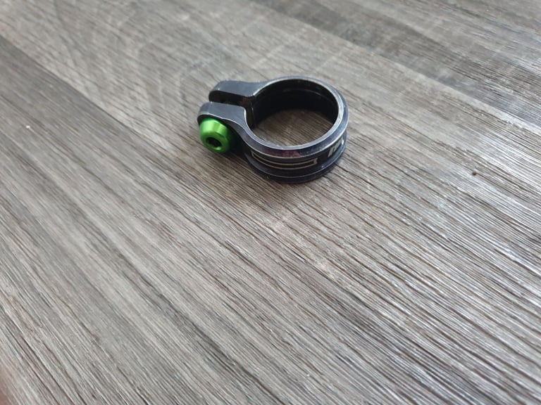Hope seat clamp black / Hope Team Green bolt