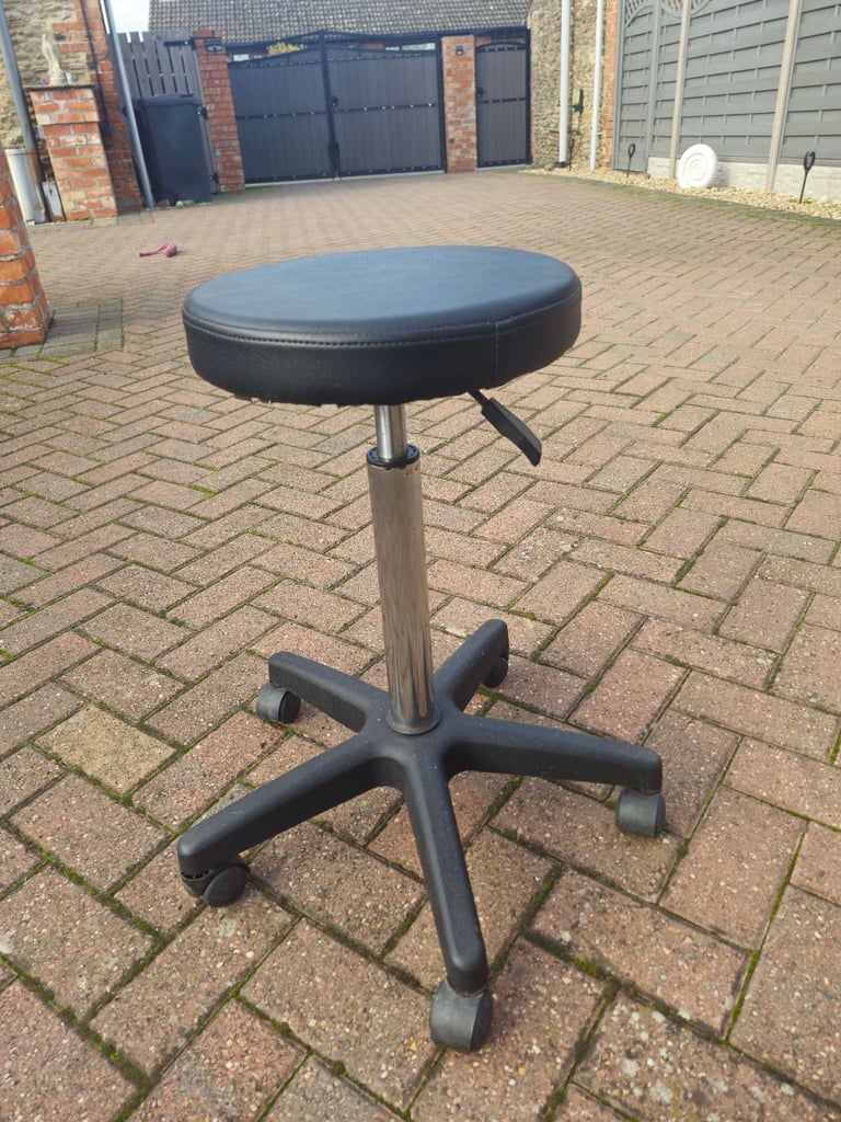 Dog grooming stool 
