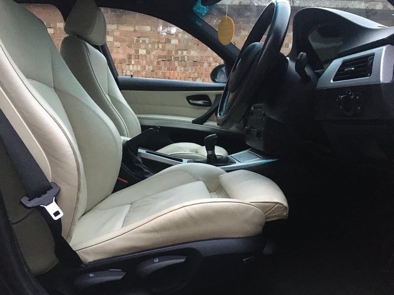 BMW 320si 2.0 Petrol Saloon *1/500 MADE FOR UK* 4 Door Manual 320 SI