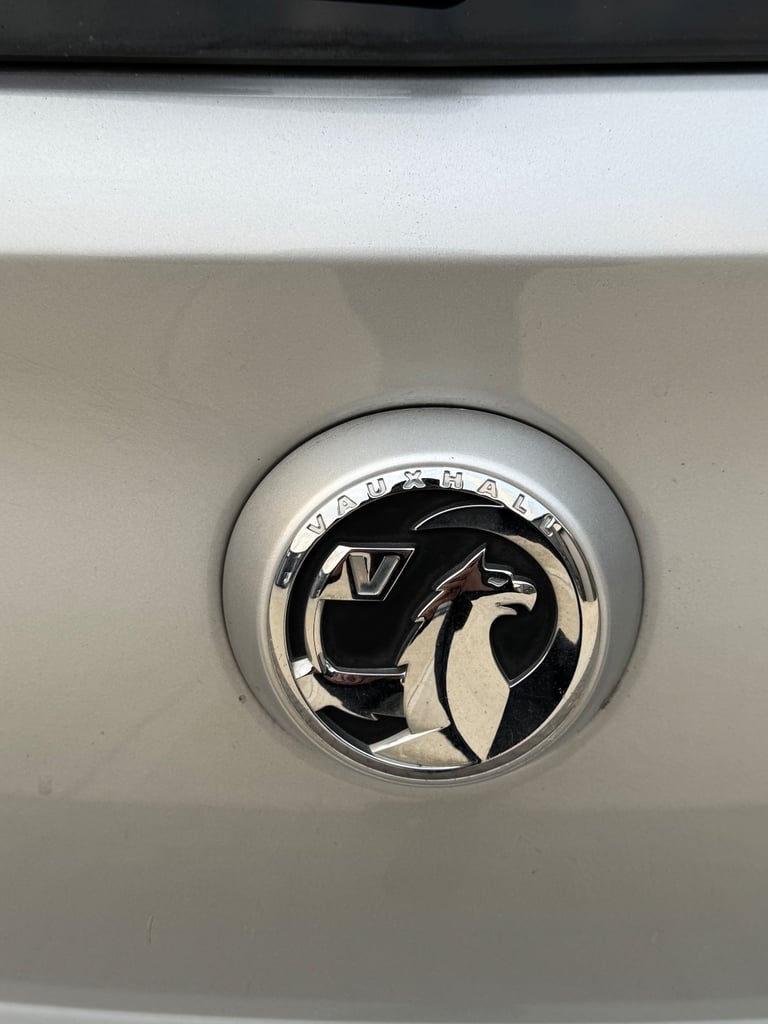 Vauxhall, VIVA, Hatchback, 2015, Manual, 999 (cc), 5 doors