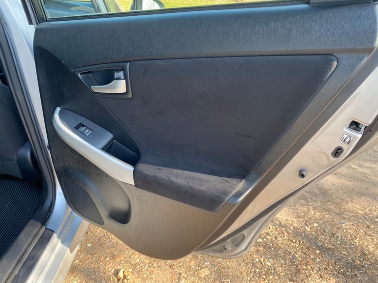 2015 Toyota Prius PRIUS T SPIRIT VVT-I CVT Hybrid