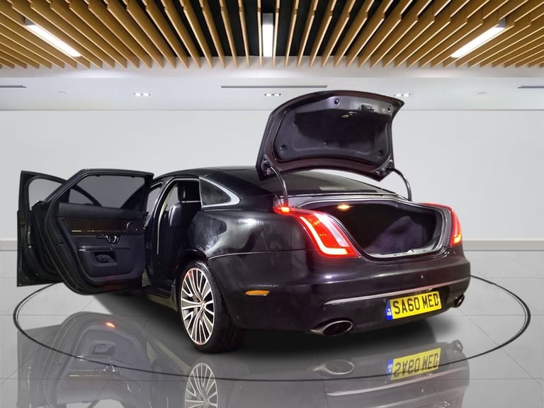 2016 Jaguar XJ 3.0d V6 Autobiography Saloon 4dr Diesel Auto Euro 6 (s/s) (LWB) (300 ps) Saloon Di...