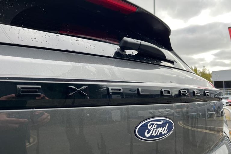 2024 Ford Explorer PREMIUM | Heads up Display | Panoramic Roof | Heated Seats/Wheel | Adaptive Es...