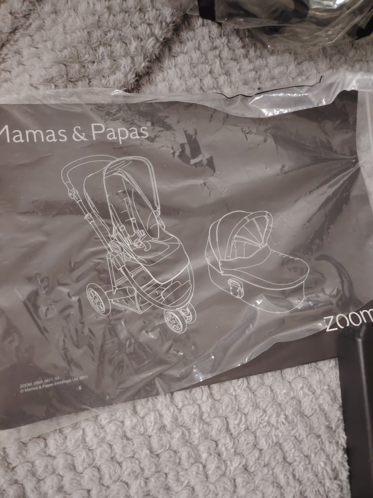 Free mamas and papas Zoom carry cot 