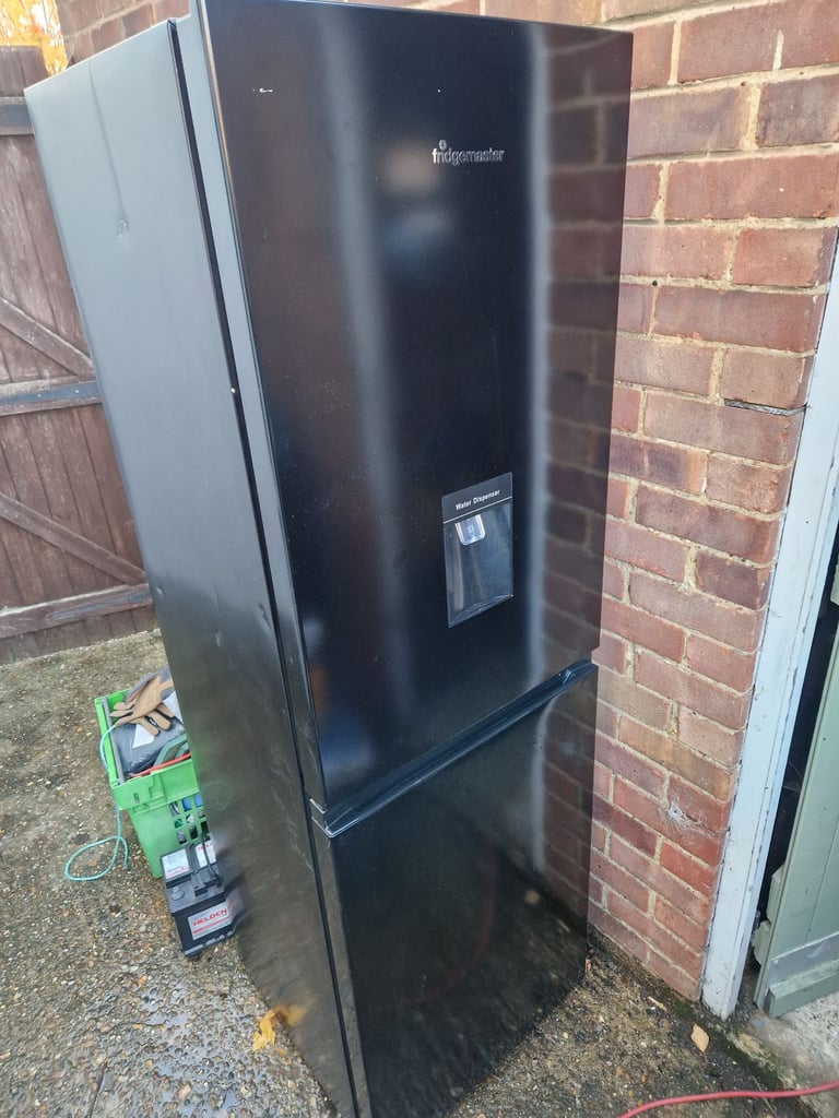 image for Fridgemaster black fridge freezer with water dispenser 
