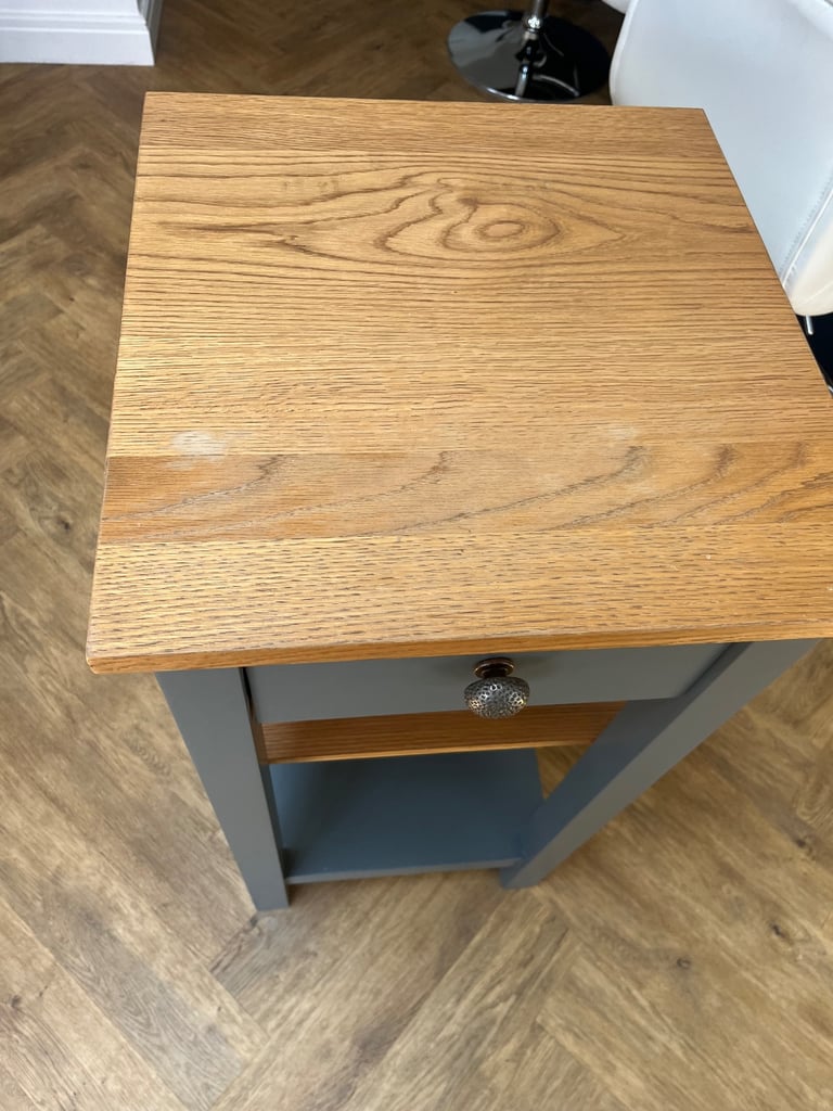Unit/side table 